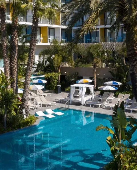 AQUA Hotel Silhouette para adultos